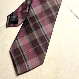 Calvin Klein 100% silk tie.